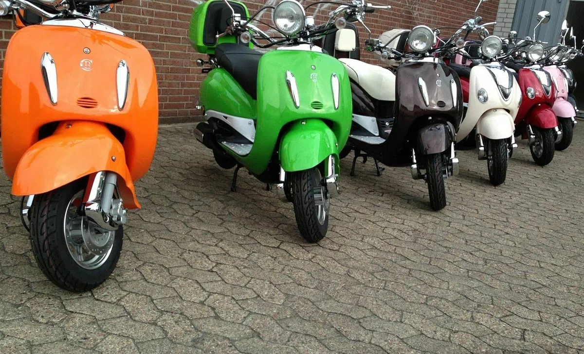 Benzintank Tank Benzin Tank 50 ccm 4Takt für China Roller YY50QT-21, ZN50QT-E, Znen Casabike Nova Alpha Motors Benzhou Firenze EasyCruiser Gt Union Strada Razory Benero Huatian Burnout Motorroller