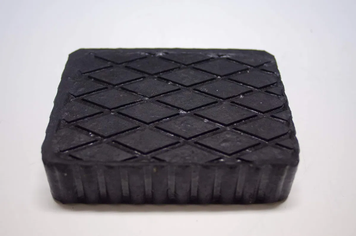 4 Stück Gummiblock für Hebebühne Kit 160X120X40 Universal Vollgummi für Hebebühnen Corghi Ravaglioli OMCN | Wellenseiten mit Best-Grip Technologie