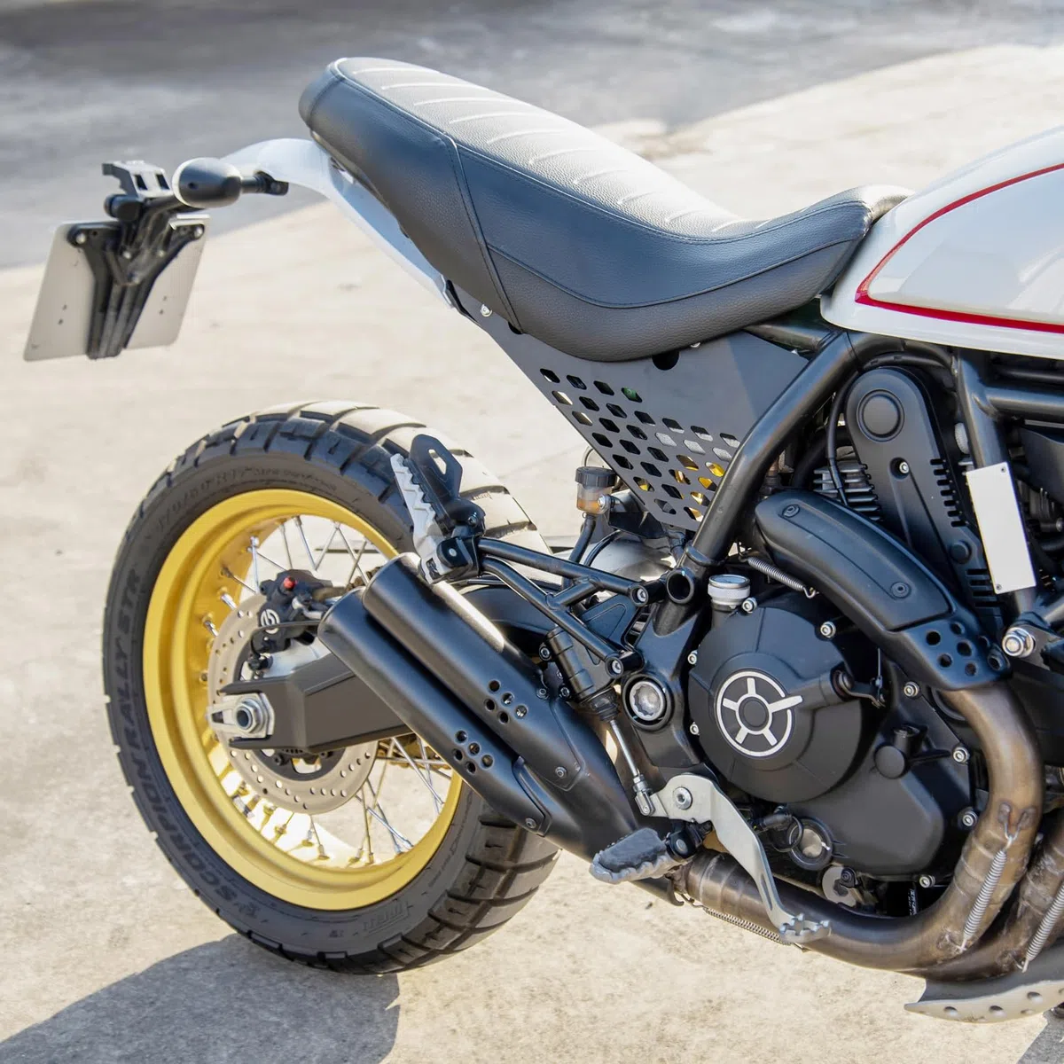 Motorradzubehör Aluminium Side Mid Rahmen Cover Panel Schutzfolie Verkleidung für Scrambler Sixty/Desert Sled/Vollgas/Urban Enduro (Schwarz)